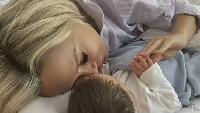 Maja Šuput objavila fotku jutarnjeg maženja sa sinom