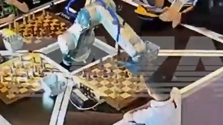Robot-šah