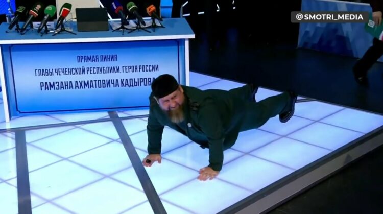 Ramzan Kadirov radi sklekove