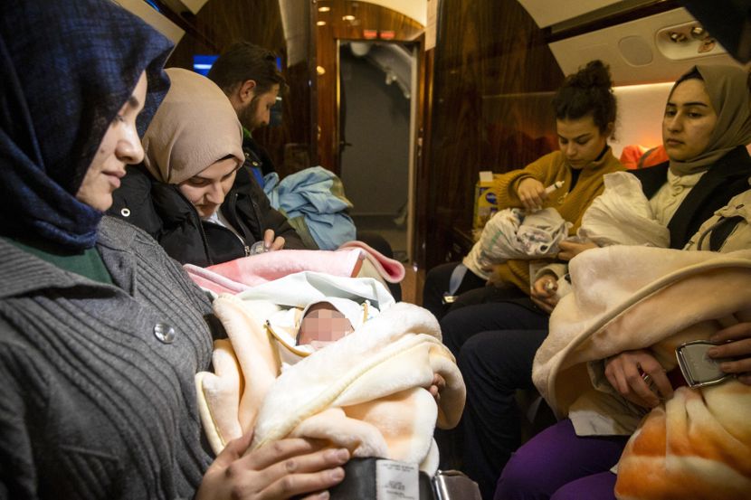 16 beba je preživjelo stravičan potres, u Ankaru su ih prevezli avionom