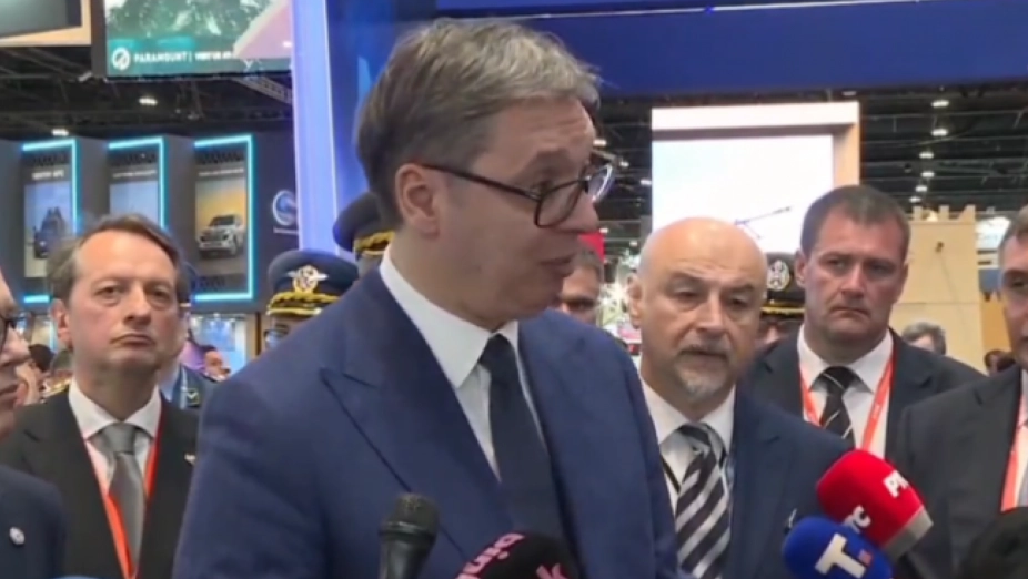 Vučić na sajmu oružja pohvalio hrvatsku vojsku