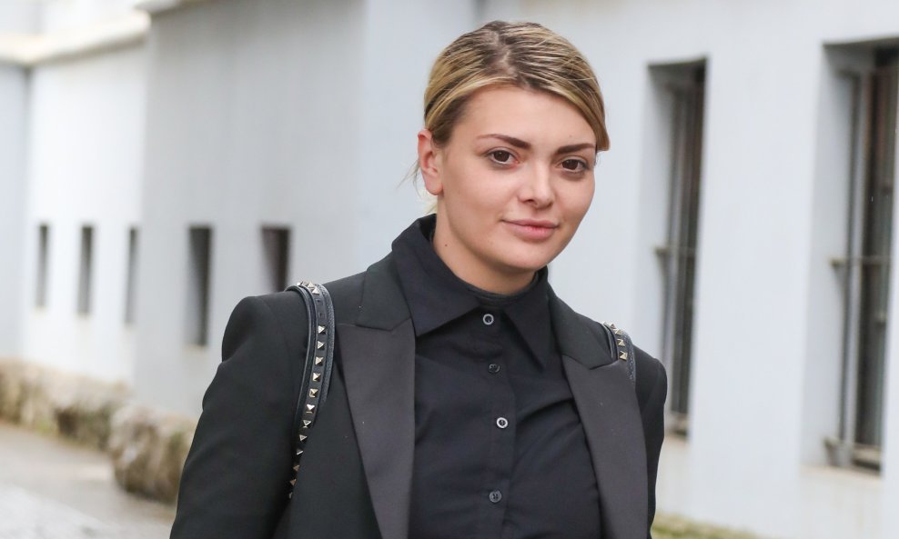 Ella Dvornik